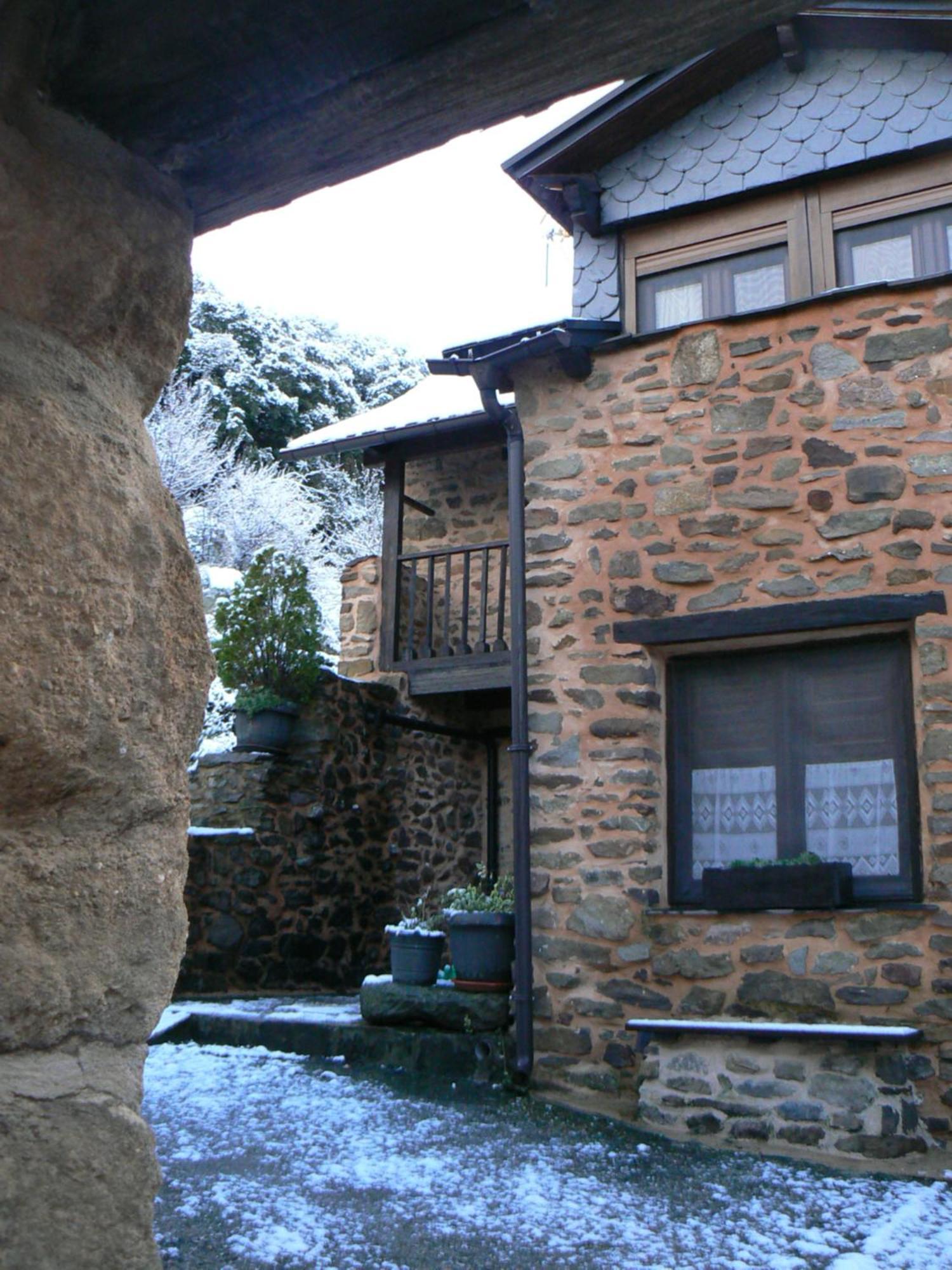 Casa De Turismo Rural Sardom2 Bembibre  Екстериор снимка
